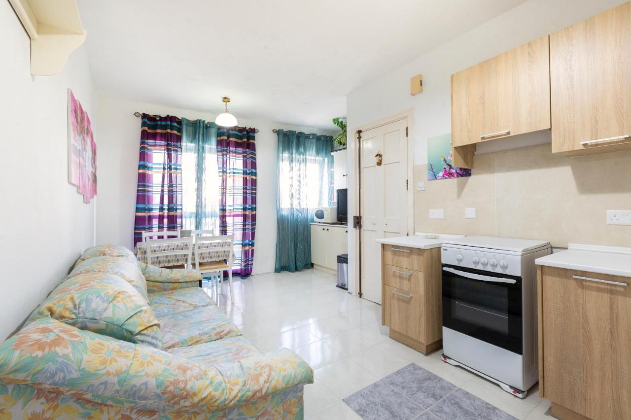 Ne1 - Lovely 2 Bedroom Apartment. Perfect Location Mellieha Exterior photo